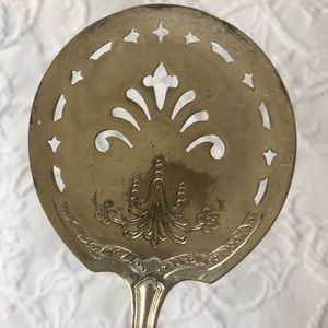 International Silver Romaine Tomato Servier - Solid silver piece